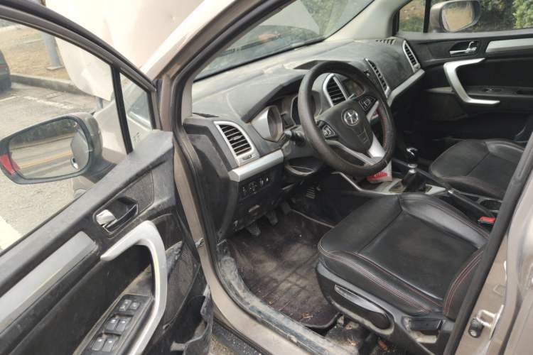 Used JAC Refine S3 2016 1.5L Manual Luxury Smart Premium Edition Driver Seat