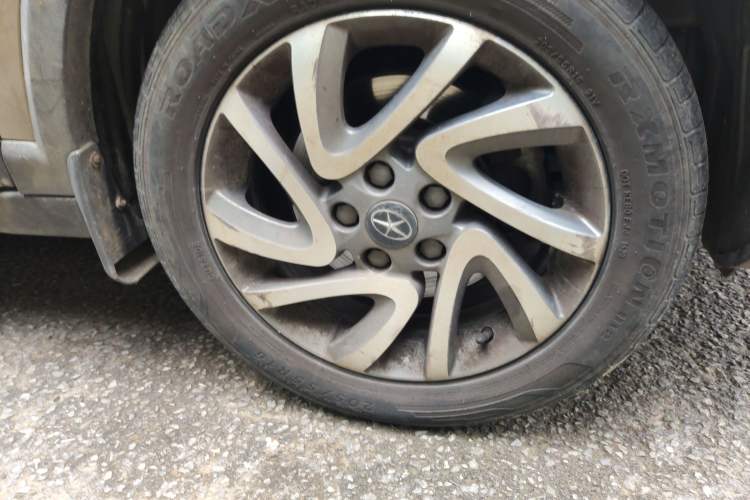 Used JAC Refine S3 2016 1.5L Manual Luxury Smart Premium Edition Right Front Wheel Hub