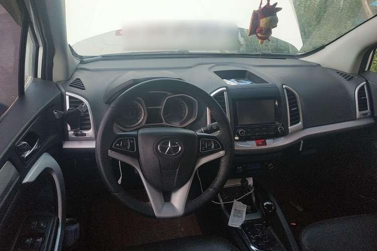 Used JAC Refine S3 2016 1.5L CVT Luxury Smart Version Center Console