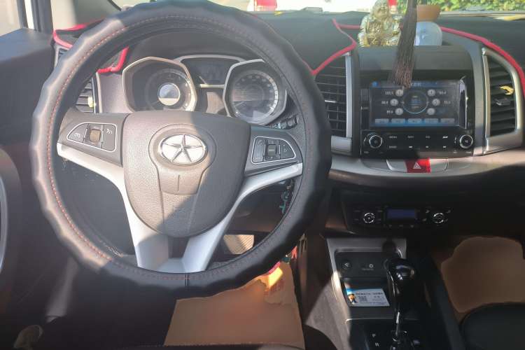Used JAC Refine S3 2016 1.5L CVT Luxury Smart Premium Edition Center Console