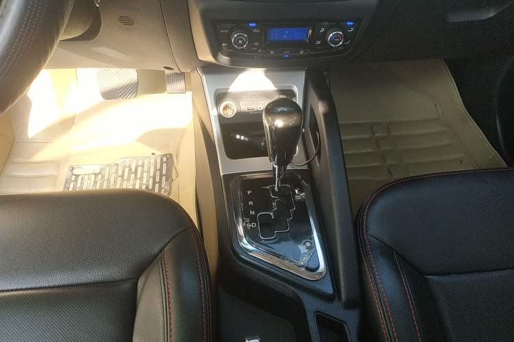 Used JAC Refine S3 2016 1.5L CVT Luxury Smart Premium Edition Gear Lever