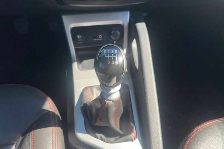 Used JAC Refine S3 2016 1.5L Manual Luxury Smart Version Gear Lever