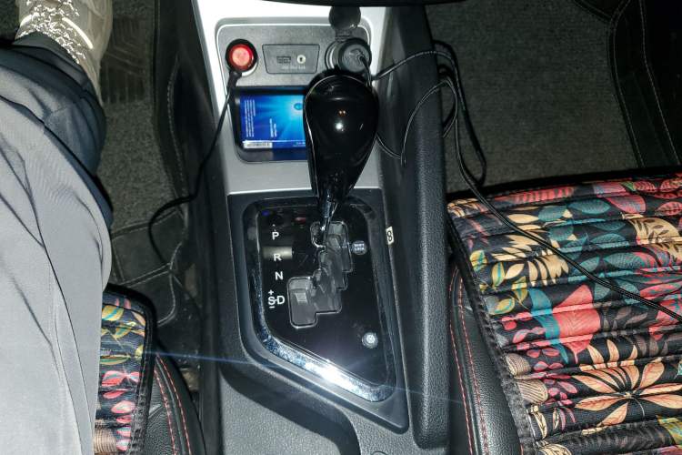 Used JAC Refine S3 2016 1.5L CVT Luxury Smart Premium Edition Gear Lever