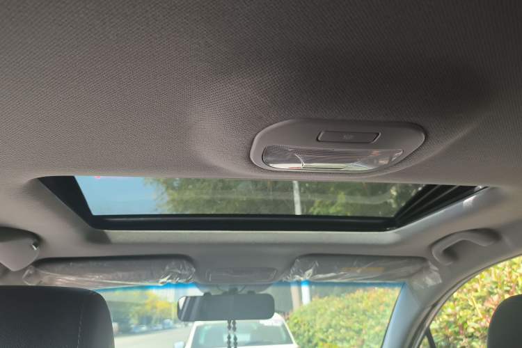 Used JAC Refine S3 2016 1.5L CVT Luxury Smart Premium Edition Headliner