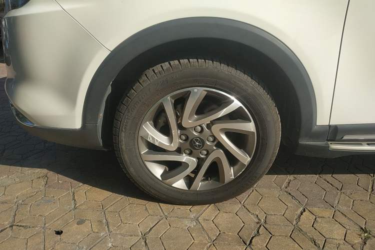 Used JAC Refine S3 2016 1.5L CVT Luxury Smart Premium Edition Left Front Wheel Hub