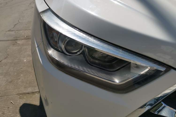 Used JAC Refine S3 2016 1.5L Manual Luxury Smart Version Right Front Headlight