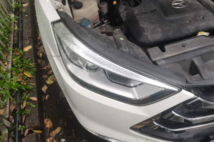 Used JAC Refine S3 2016 1.5L Manual Luxury Smart Version Right Front Headlight
