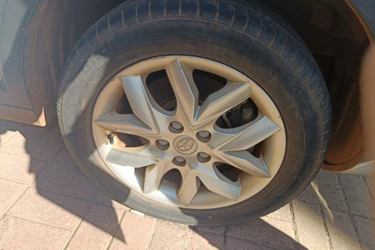 Used JAC Refine S3 2016 1.5L Manual Luxury Model Right Front Wheel Hub