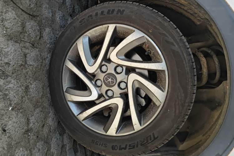 Used JAC Refine S3 2016 1.5L Manual Luxury Smart Version Right Front Wheel Hub
