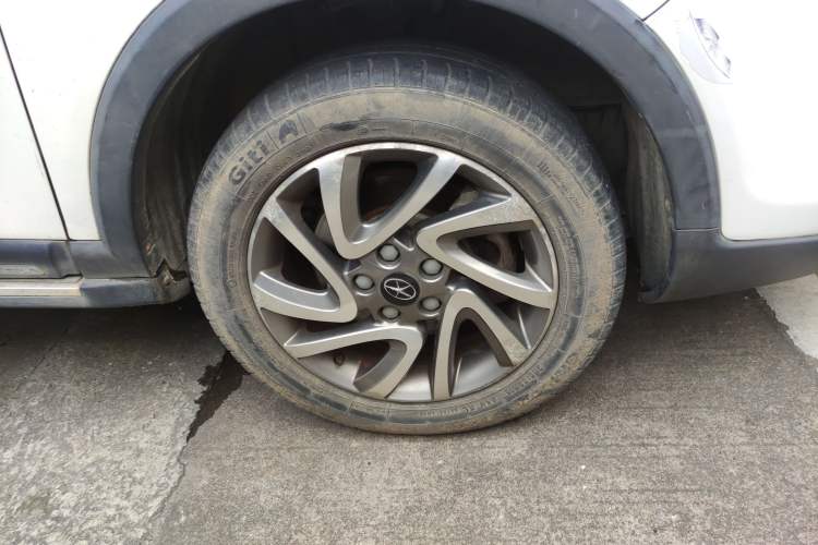 Used JAC Refine S3 2016 1.5L Manual Luxury Smart Version Right Front Wheel Hub