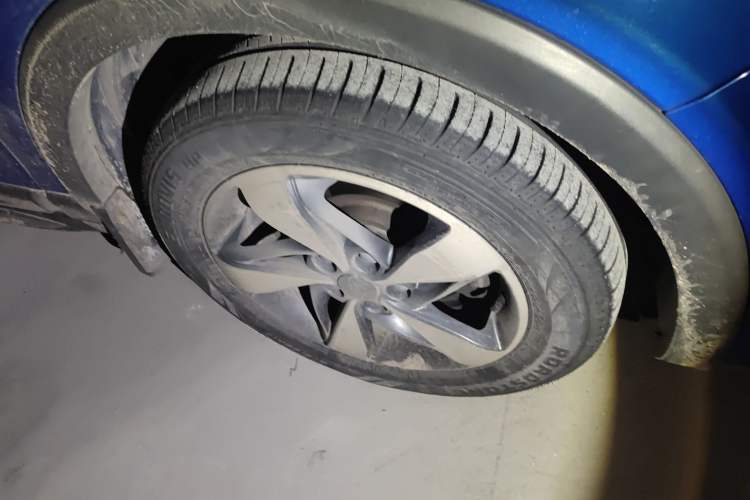 Used JAC Refine S3 2017 1.5L Manual Luxury Model Right Front Wheel Hub