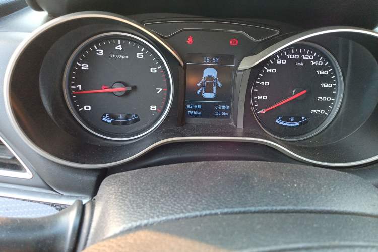 Used JAC Refine S3 2017 1.5L Manual Luxury Smart Model Odometer Close Up