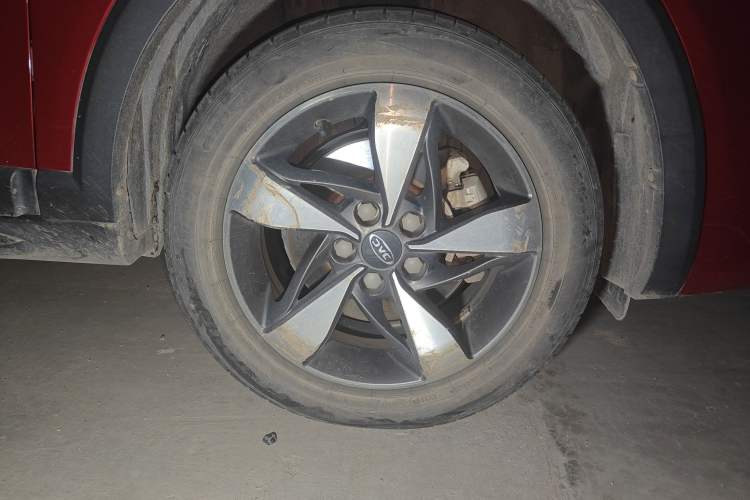 Used JAC Refine S3 2017 1.6L Manual Luxury Smart Model Right Front Wheel Hub