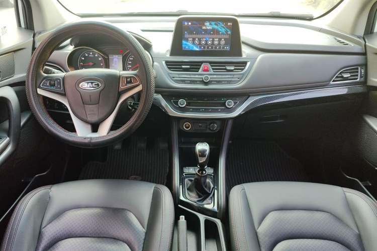 Used JAC Refine S3 2017 1.5L Manual Luxury Smart Model Center Console