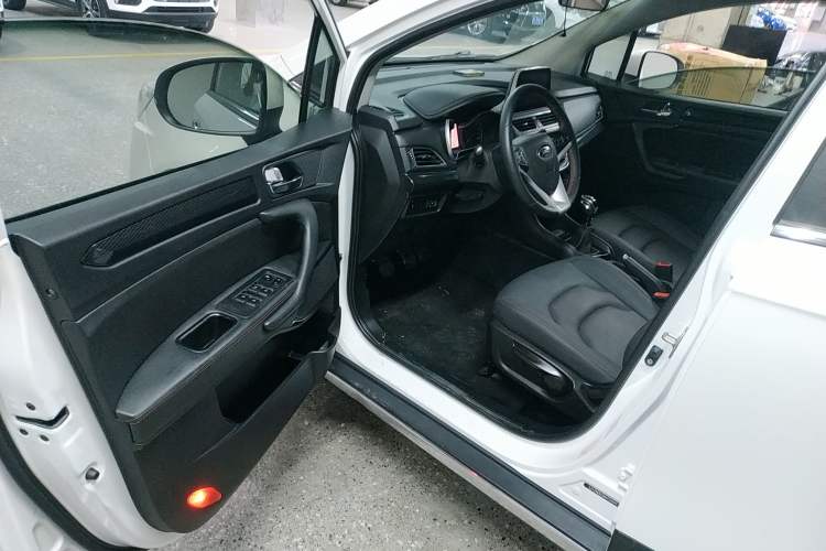 Used JAC Refine S3 2017 1.6L Manual Luxury Smart Model Driver Seat