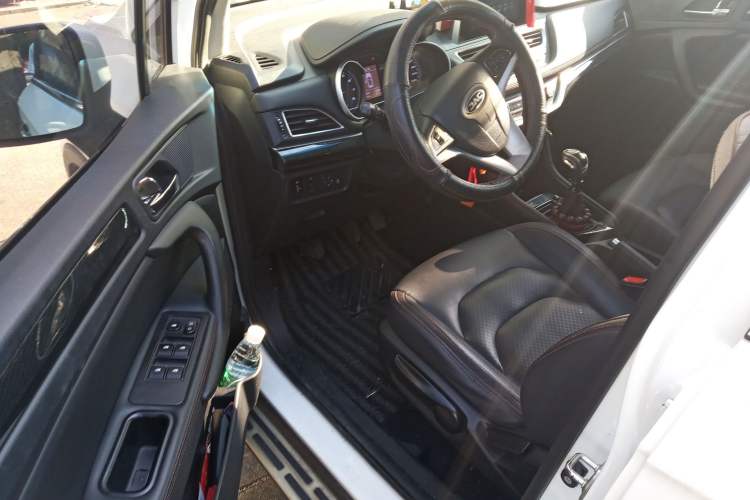 Used JAC Refine S3 2017 1.6L Manual Luxury Smart Model Driver Seat