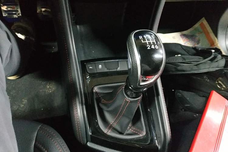 Used JAC Refine S3 2017 1.6L Manual Luxury Smart Model Gear Lever