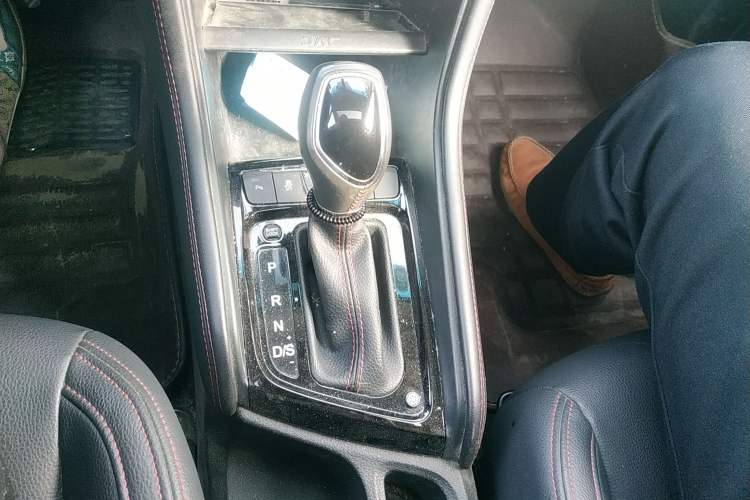 Used JAC Refine S3 2017 1.6L CVT Smart Connect Model Gear Lever