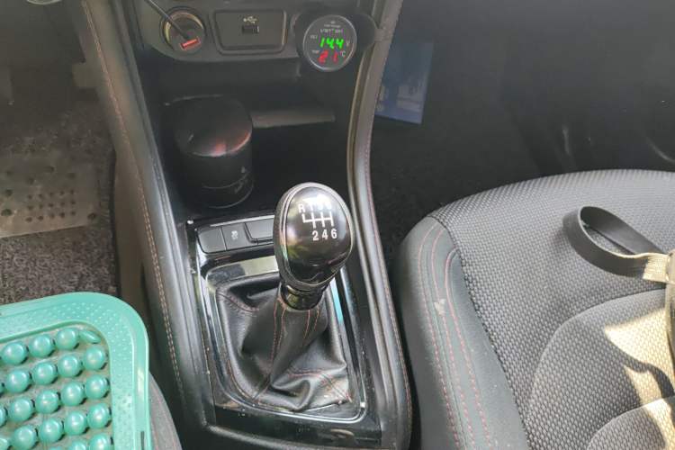Used JAC Refine S3 2017 1.5L Manual Luxury Model Gear Lever