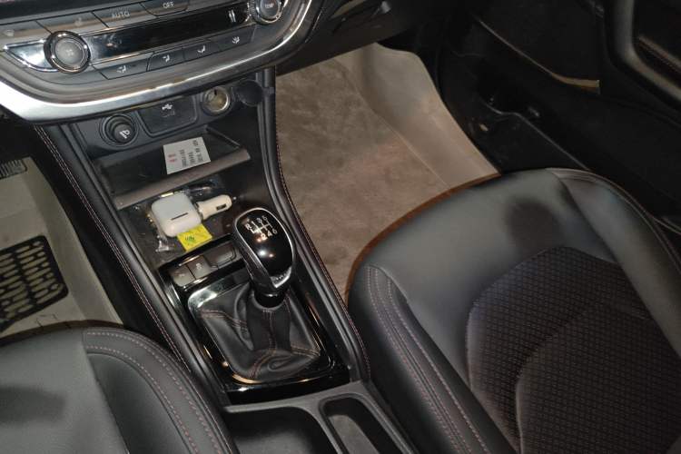 Used JAC Refine S3 2017 1.6L Manual Luxury Smart Model Gear Lever