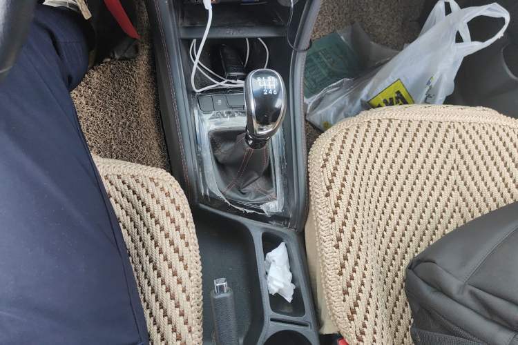 Used JAC Refine S3 2017 1.5L Manual Luxury Model Gear Lever