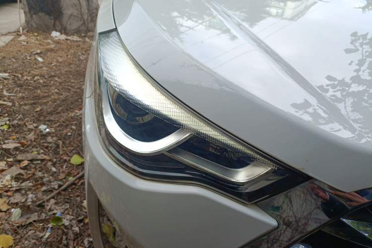 Used JAC Refine S3 2017 1.5L Manual Luxury Smart Model Right Front Headlight