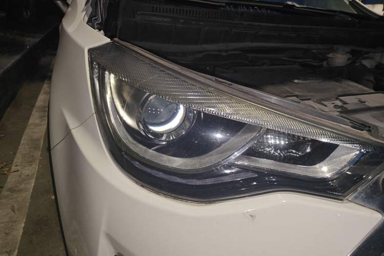 Used JAC Refine S3 2017 1.6L Manual Luxury Smart Model Right Front Headlight