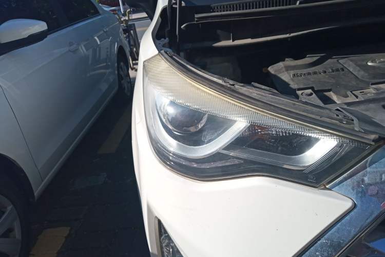 Used JAC Refine S3 2017 1.6L Manual Luxury Smart Model Right Front Headlight