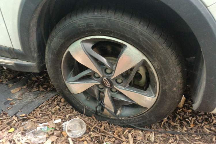 Used JAC Refine S3 2017 1.5L Manual Luxury Smart Model Right Front Wheel Hub