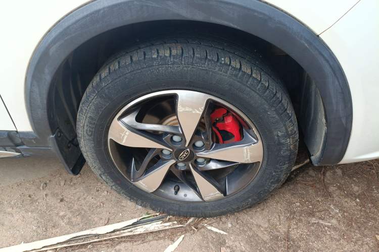 Used JAC Refine S3 2017 1.5L Manual Luxury Smart Model Right Front Wheel Hub