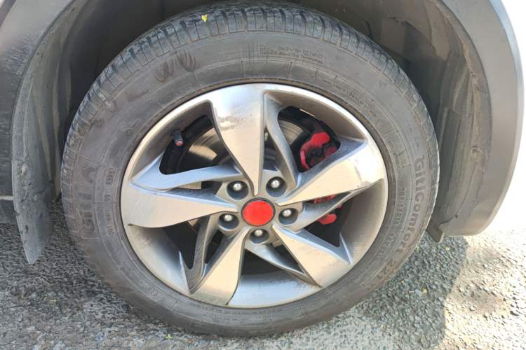 Used JAC Refine S3 2017 1.5L Manual Luxury Model Right Front Wheel Hub