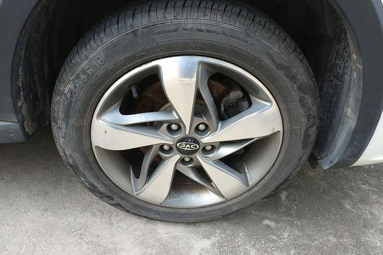 Used JAC Refine S3 2017 1.6L Manual Luxury Smart Model Right Front Wheel Hub