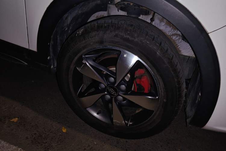Used JAC Refine S3 2017 1.6L Manual Luxury Smart Model Right Front Wheel Hub