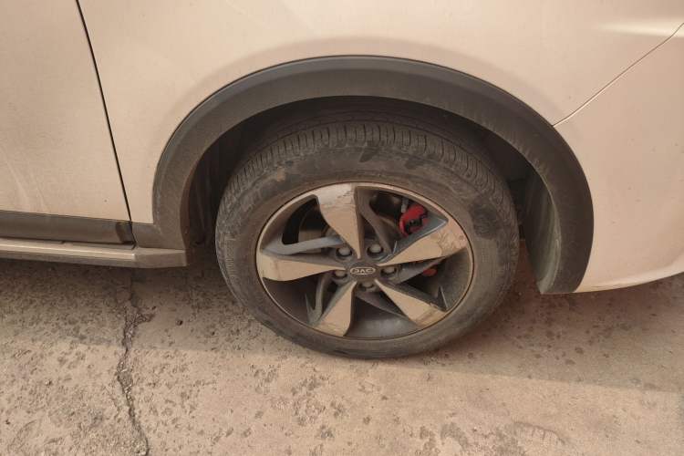Used JAC Refine S3 2017 1.5L Manual Luxury Smart Model Right Front Wheel Hub