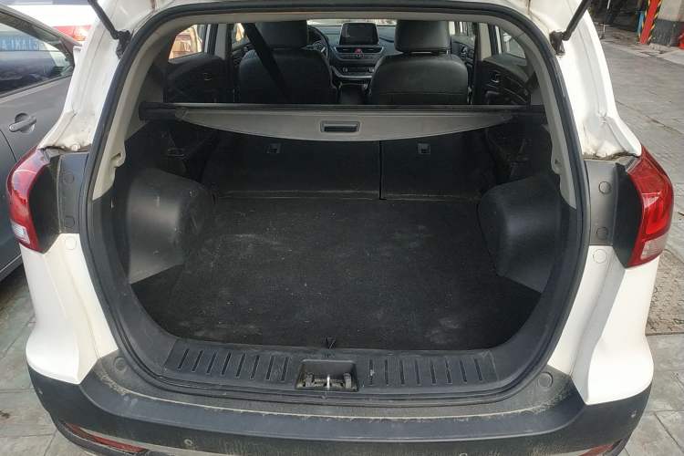 Used JAC Refine S3 2017 1.6L CVT Smart Connect Model Trunk
