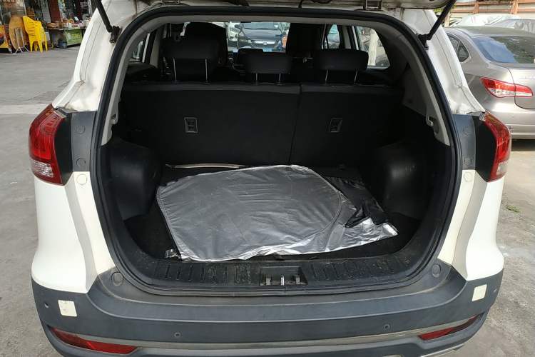 Used JAC Refine S3 2017 1.6L Manual Luxury Smart Model Trunk