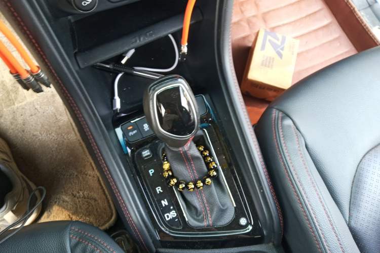 Used JAC Refine S3 2018 Smart Drive Version 1.6L CVT Smart Connect Model Gear Lever