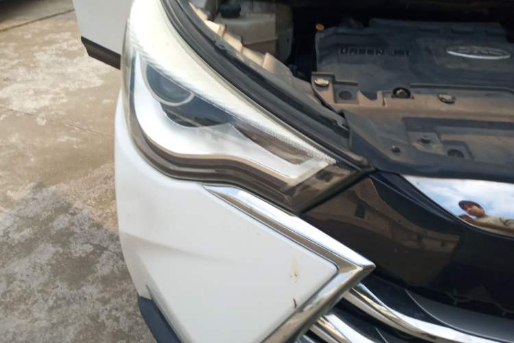 Used JAC Refine S3 2018 Smart Drive Version 1.6L CVT Smart Connect Model Right Front Headlight