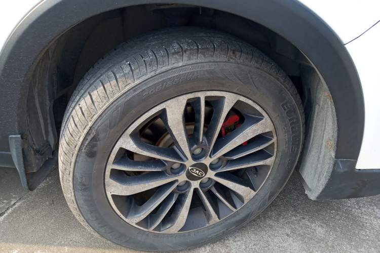 Used JAC Refine S3 2018 Smart Drive Version 1.6L CVT Smart Connect Model Right Front Wheel Hub