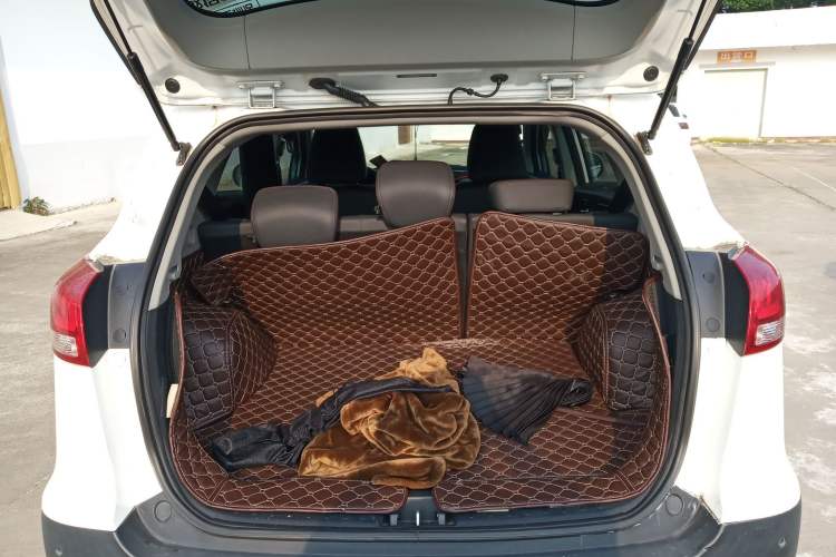 Used JAC Refine S3 2018 Smart Drive Version 1.6L CVT Smart Connect Model Trunk