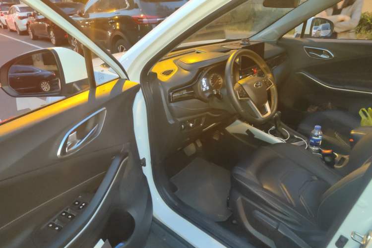 Used JAC Refine S4 2019 1.6L CVT Superior Edition Driver Seat