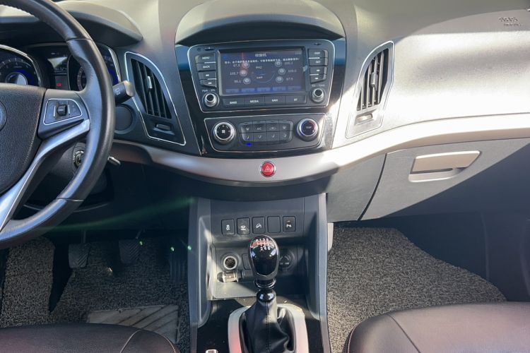 Used JAC Refine S5 2013 2.0T Manual Luxury Edition Audio And AC Panel