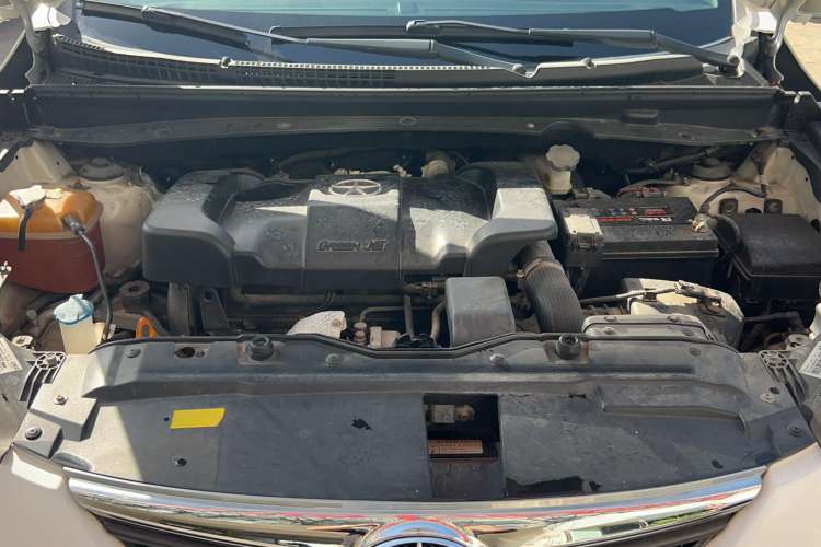 Used JAC Refine S5 2013 2.0T Manual Luxury Edition Engine Bay