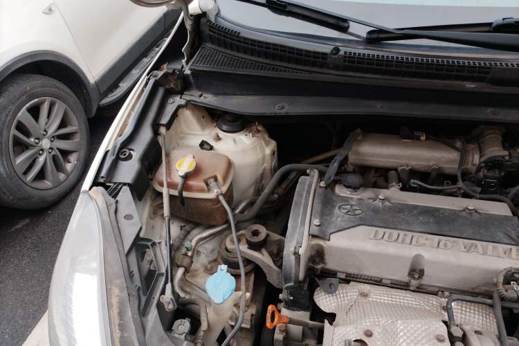 Used JAC Refine S5 2013 2.0T Manual New Edition Engine Bay Right