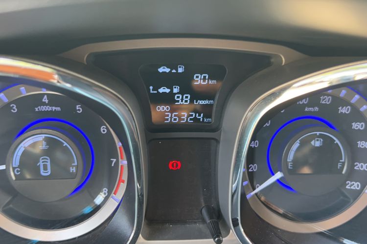 Used JAC Refine S5 2013 2.0T Manual Luxury Edition Odometer Close Up