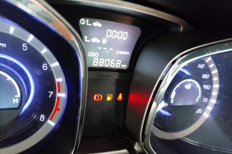 Used JAC Refine S5 2013 2.0T Manual New Edition Odometer Close Up
