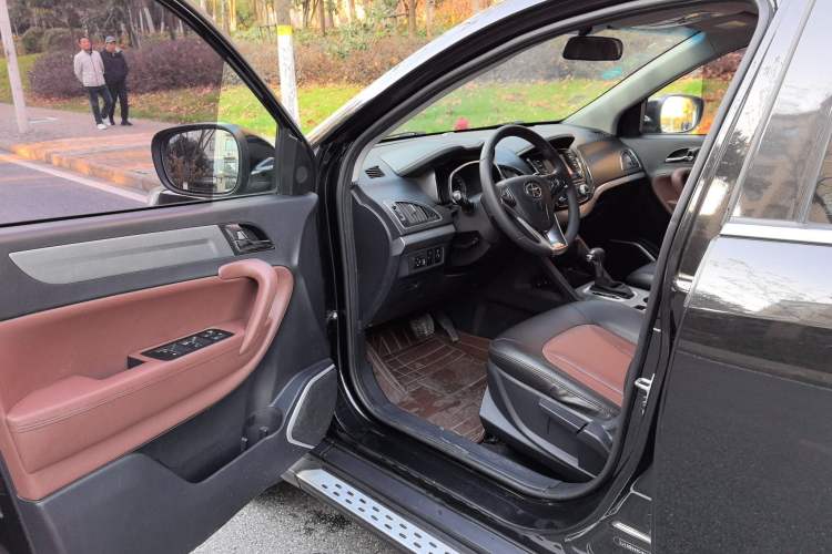 Used JAC Refine S5 2015 1.5T Automatic Elite Model Driver Seat