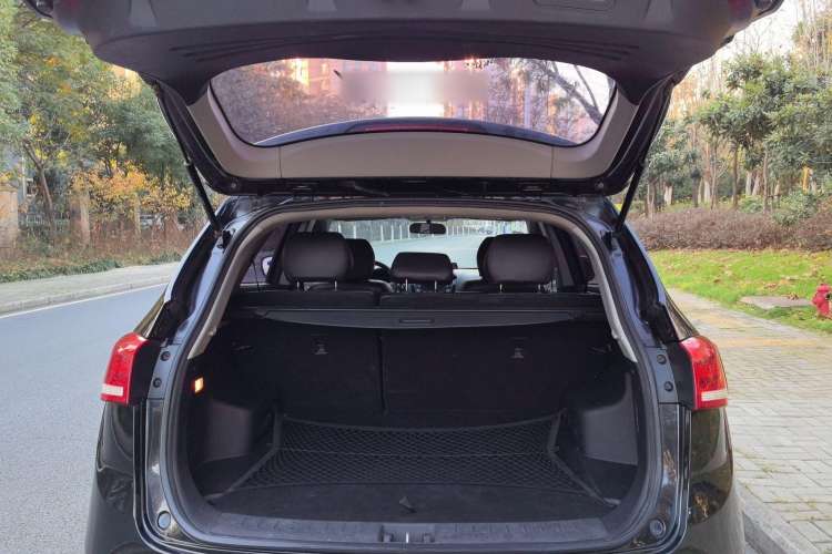 Used JAC Refine S5 2015 1.5T Automatic Elite Model Trunk