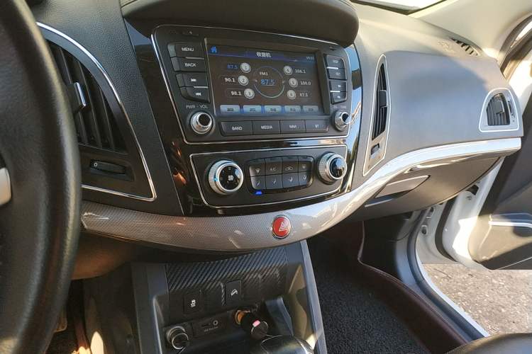 Used JAC Refine S5 2015 1.5T Automatic Elite Model Audio And AC Panel