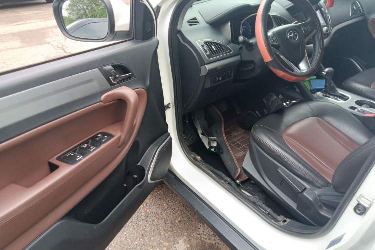 Used JAC Refine S5 2015 1.5T Automatic Elite Model Driver Seat